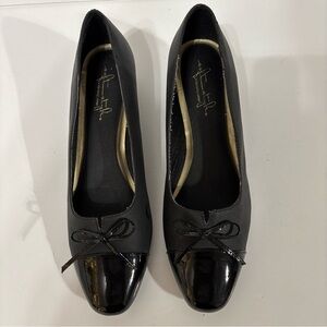 Soft Style. Sarah Hush Puppy
Women's Black Dress Shoes Size 9.5 M